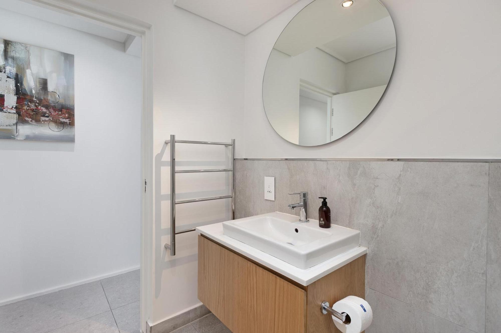 The Cosmo Luxury Suites By Totalstay Cape Town Exterior photo